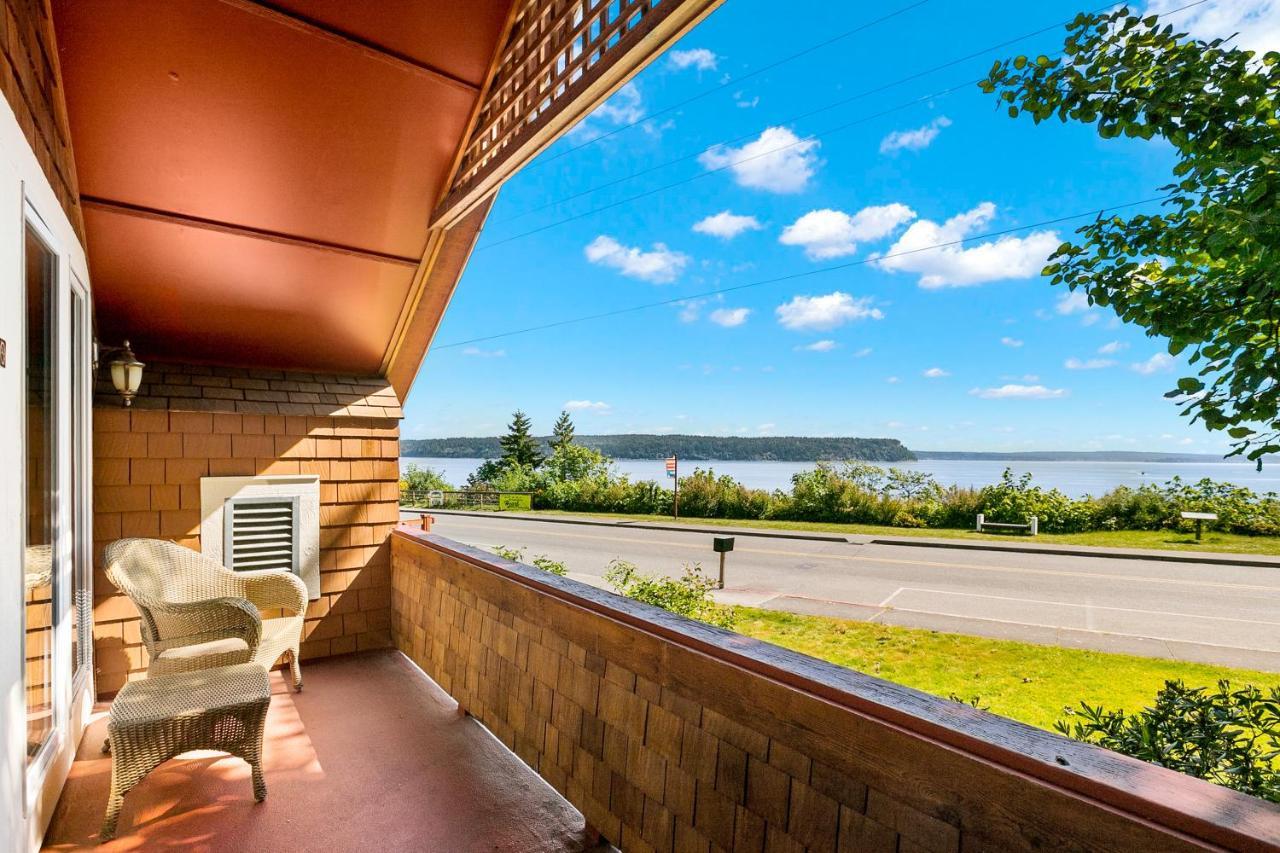 Saratoga Inn Лангли Екстериор снимка