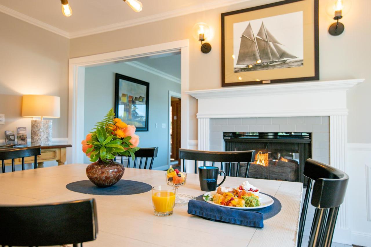 Saratoga Inn Лангли Екстериор снимка