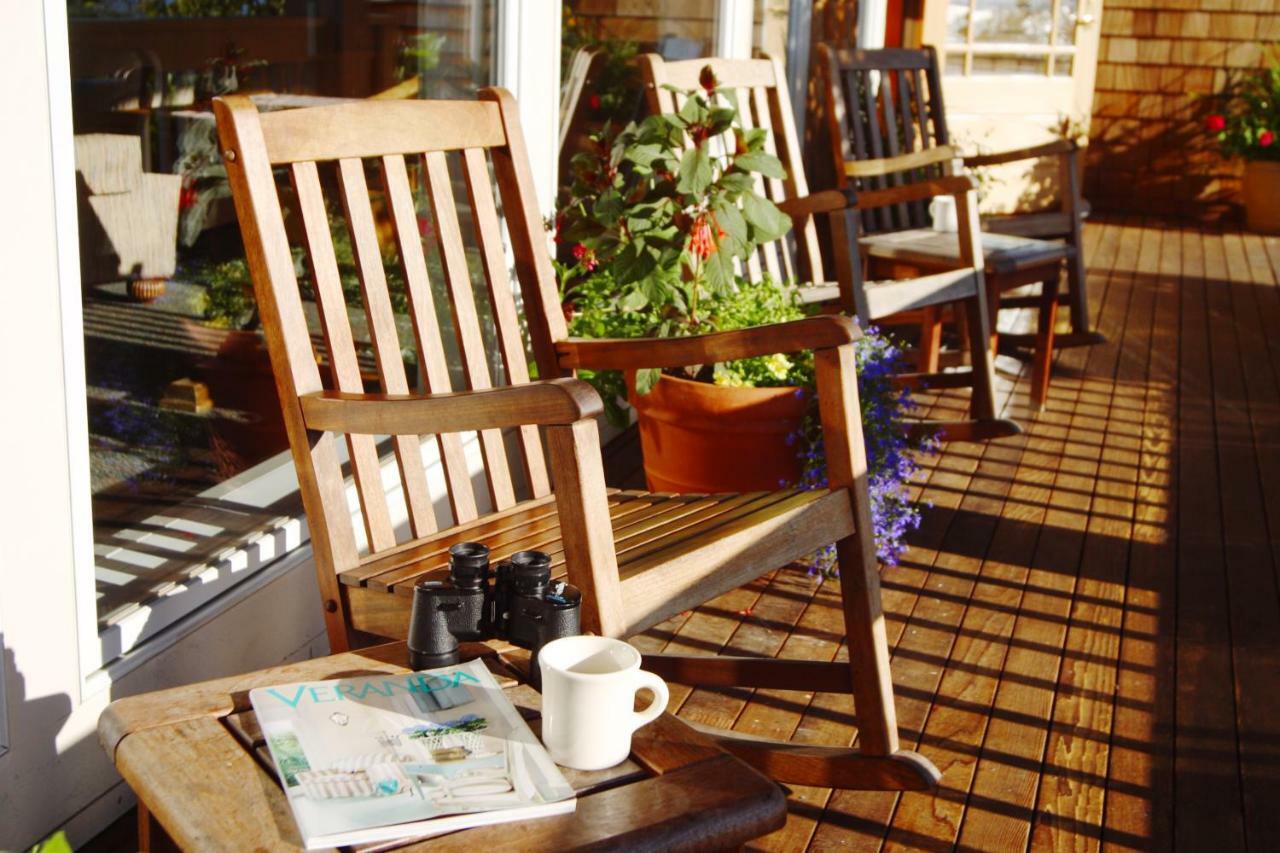 Saratoga Inn Лангли Екстериор снимка